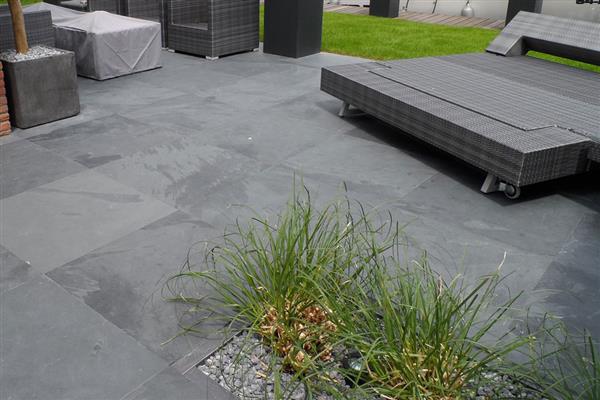 Grote foto mustang leisteen black slate 60x60 cm terrastegels tuin en terras tegels en terrasdelen