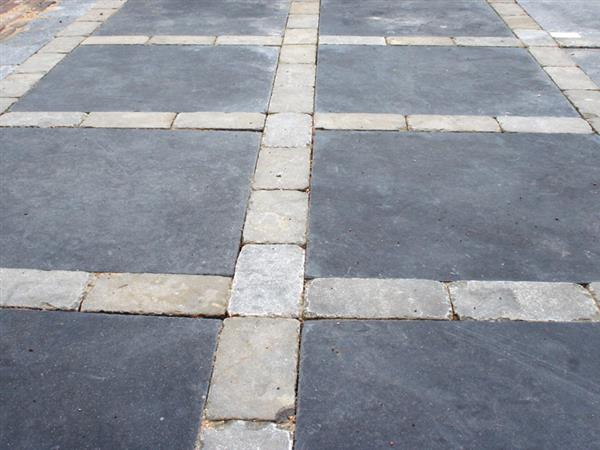 Grote foto robuuste tuintegels castle stone black 60x90 cm tuin en terras tegels en terrasdelen