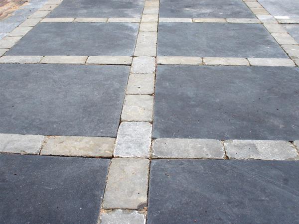 Grote foto robuuste tuintegels castle stone black 60x90 cm tuin en terras tegels en terrasdelen