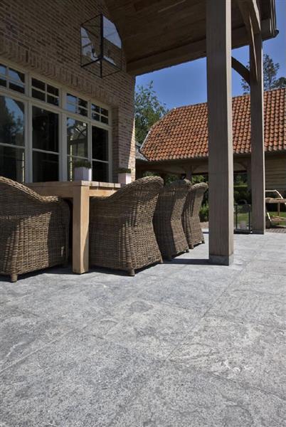 Grote foto robuuste terrastegels castle stone black 60x90 cm tuin en terras tegels en terrasdelen