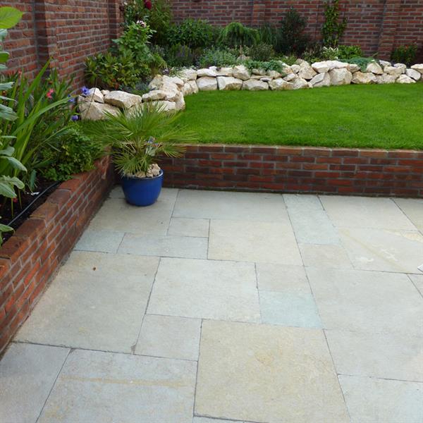 Grote foto mediterraanse terrastegels castle stone beige wildverband tuin en terras tegels en terrasdelen