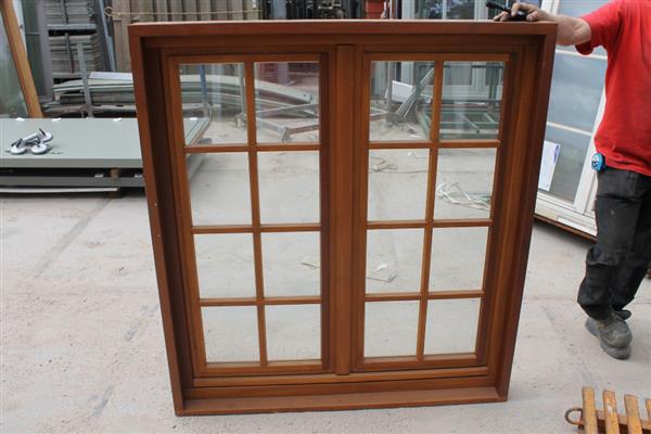 Grote foto nieuw hardhouten raamkozijn met raamluiken doe het zelf en verbouw kozijnen en schuifpuien