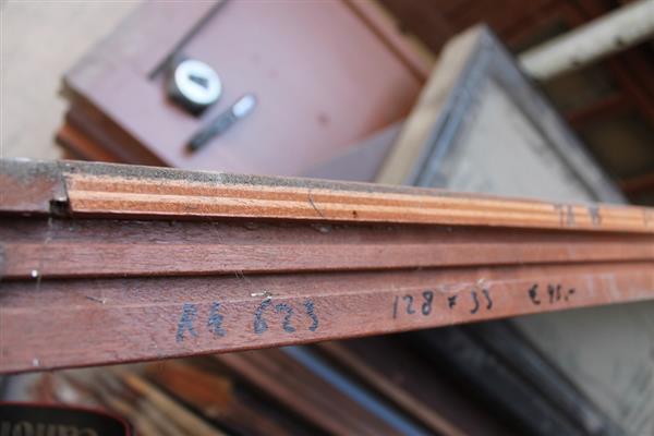 Grote foto hardhouten raamkozijn met toog 128x33 cm doe het zelf en verbouw kozijnen en schuifpuien