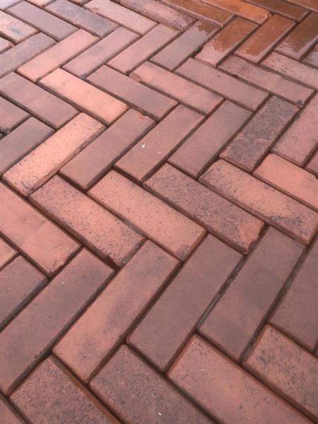 Grote foto bikkelharde gebakken dikformaten tuin en terras tegels en terrasdelen