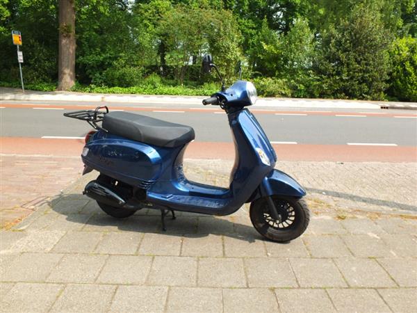 Grote foto agm vx50 metallic blauw 25 km fietsen en brommers scooters