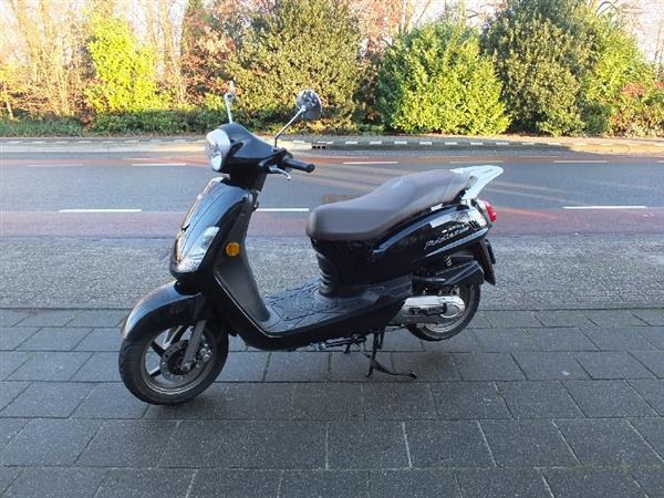 Grote foto sym fiddle ii s 50 25km fietsen en brommers scooters