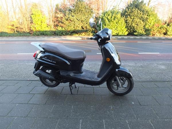 Grote foto sym fiddle ii s 50 25km fietsen en brommers scooters