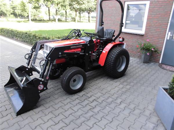 Grote foto field trac vst180 met voorlader kubota iseki solis agrarisch tractoren