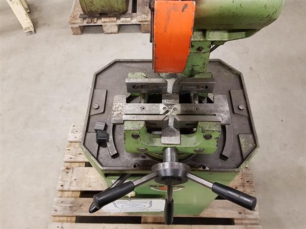 Grote foto bewo cikelzaag afkortzaag metaalzaag met koeling doe het zelf en verbouw zaagmachines