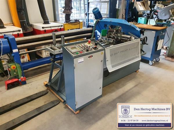 Grote foto pilous bandzaagmachine arg 240 cf nc zaagautomaat doe het zelf en verbouw zaagmachines