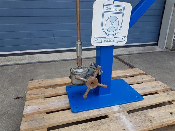 Grote foto engels wiel plaatbewerking restauratie auto motor doe het zelf en verbouw gereedschappen en machines