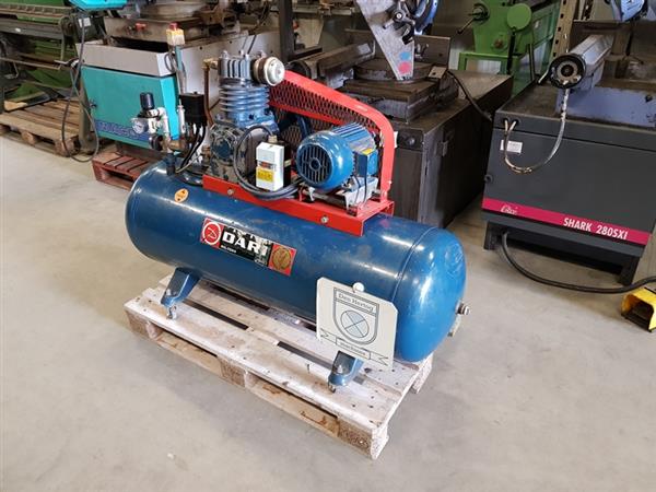 Grote foto compressor 250l tank 400v klein prijsje doe het zelf en verbouw compressors