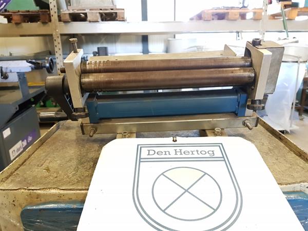 Grote foto werkbank wals mini 300x1mm handslinger compact doe het zelf en verbouw gereedschappen en machines