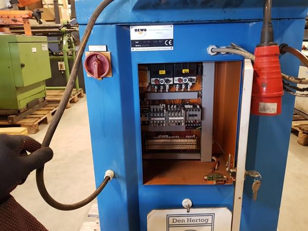 Grote foto bewo bandzaag bs150 met koeling handbediende zaagmachine 400v dealer bewo machines doe het zelf en verbouw zaagmachines