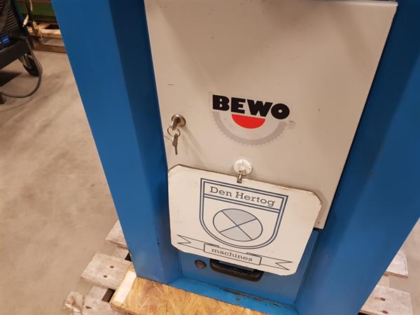 Grote foto bewo bandzaag bs150 met koeling handbediende zaagmachine 400v dealer bewo machines doe het zelf en verbouw zaagmachines