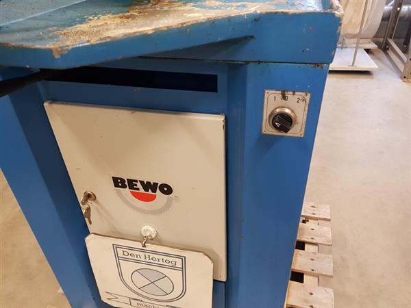 Grote foto bewo bandzaag bs150 met koeling handbediende zaagmachine 400v dealer bewo machines doe het zelf en verbouw zaagmachines