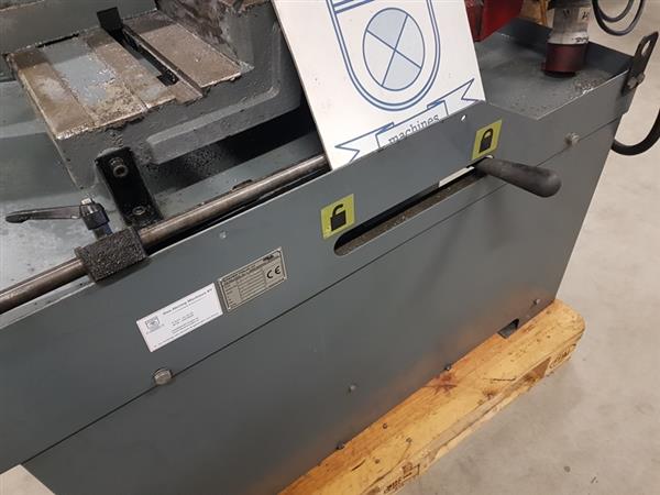 Grote foto bandzaag lintzaag fabris 370 halfautomatisch l r verstek zagen werkplaats metaalbewerkingmachines doe het zelf en verbouw zaagmachines