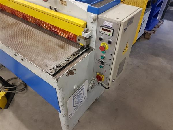 Grote foto durma schaar 1350x3mm met elektrische achteraanslag knipschaar knipbank guillotineschaar doe het zelf en verbouw gereedschappen en machines