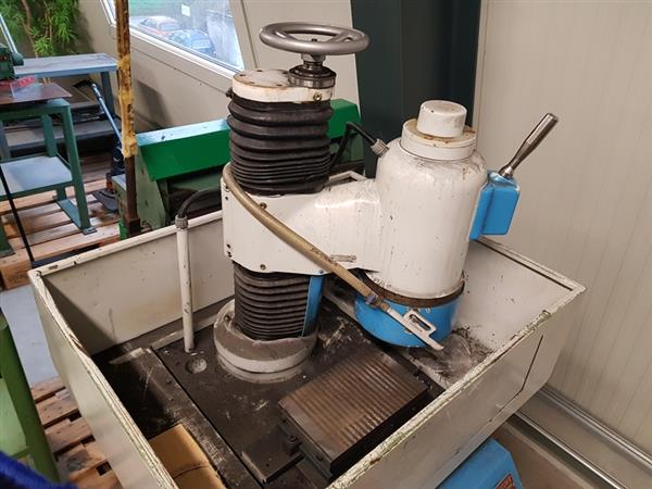 Grote foto zwenkslijpmachine komslijpmachine slijpmachine met magneettafel 400v koeling doe het zelf en verbouw gereedschappen en machines