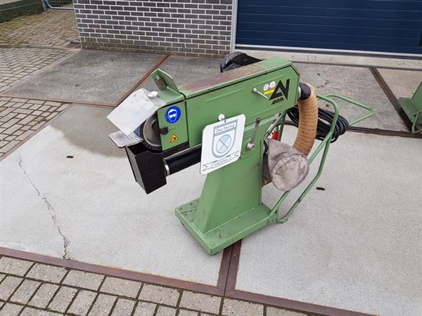 Grote foto bandschuurmachine bandslijpmachine anma bs 20 75 ms met afzuiging in de voet. doe het zelf en verbouw schuurmachines