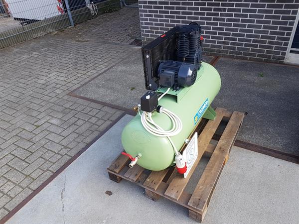 Grote foto creemers compressor 2 2kw 150l tank gebruikte compressors werkplaats. doe het zelf en verbouw compressors