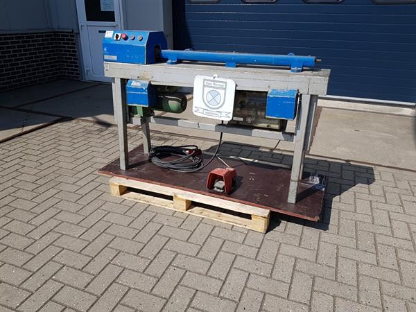 Grote foto dietech kraalmachine met voetpedaal en hoekafknipper 400v doe het zelf en verbouw gereedschappen en machines