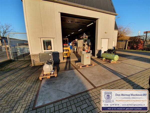 Grote foto komslijper zwenkslijper ringen messen reparatiewerkplaats doe het zelf en verbouw gereedschappen en machines