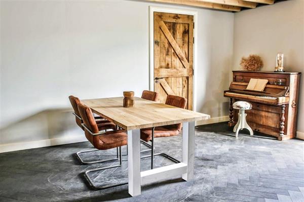 Grote foto sfeervolle luxe massieve eiken kloostertafel huis en inrichting eettafels