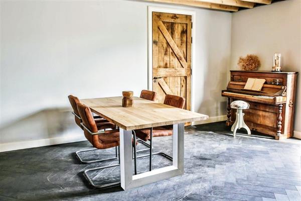 Grote foto sfeervolle luxe massieve eiken kloostertafel huis en inrichting eettafels