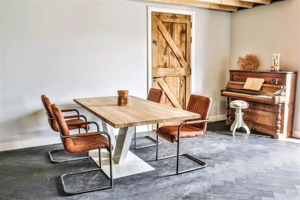 Grote foto sfeervolle luxe massieve eiken kloostertafel huis en inrichting eettafels