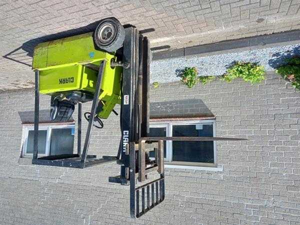 Grote foto clark tm 15 elektrische heftruck triplo 4 9 m shift agrarisch heftrucks