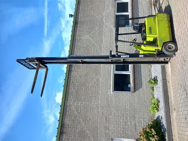 Grote foto clark tm 15 elektrische heftruck triplo 4 9 m shift agrarisch heftrucks