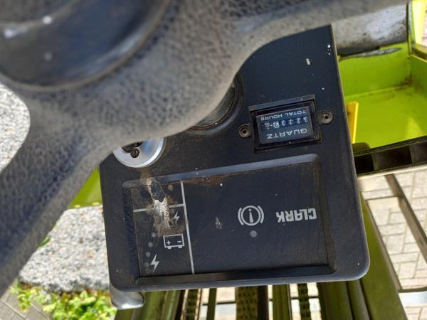 Grote foto clark tm 15 elektrische heftruck triplo 4 9 m shift agrarisch heftrucks