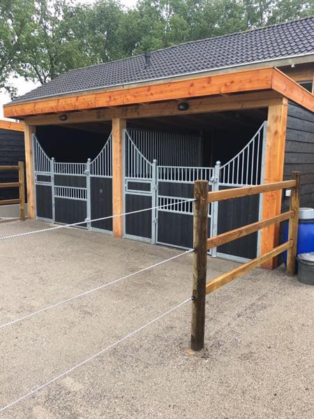 Grote foto voorwand tussenwand paardenbox wand dieren en toebehoren benodigdheden