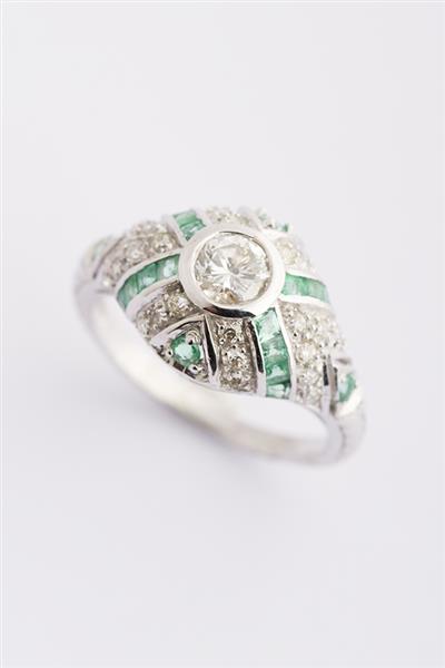 Grote foto wit gouden ring met smaragd en briljant kleding dames sieraden