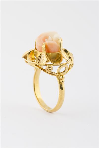 Grote foto gouden ring met koraal kleding dames sieraden
