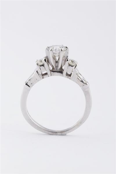 Grote foto wit gouden ring met briljanten en diamanten kleding dames sieraden