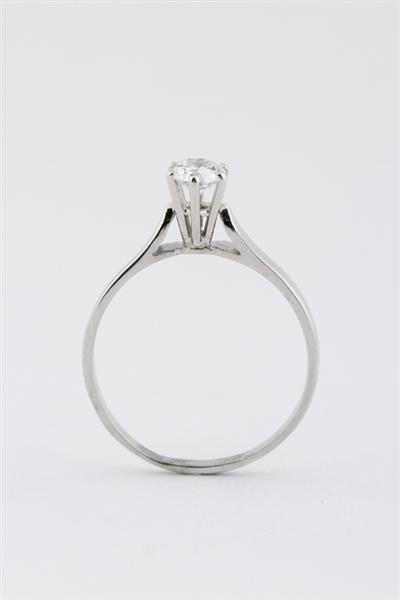 Grote foto wit gouden solitair ring met briljant 0.63 ct. kleding dames sieraden