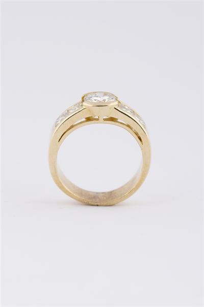 Grote foto gouden band ring met briljant en diamanten kleding dames sieraden