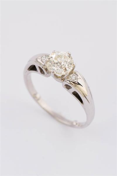 Grote foto wit gouden solitair ring met oud geslepen briljant 1.3 ct. kleding dames sieraden