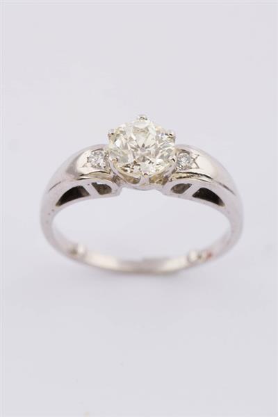 Grote foto wit gouden solitair ring met oud geslepen briljant 1.3 ct. kleding dames sieraden