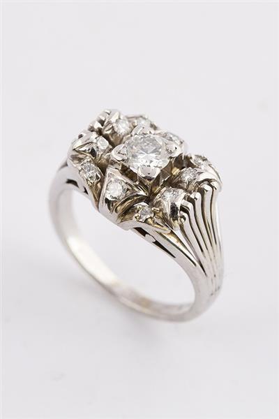 Grote foto wit gouden demode ring met briljanten jaren 50 kleding dames sieraden