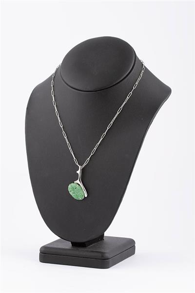 Grote foto platina hanger bwg met jade aan schakel collier kleding dames sieraden