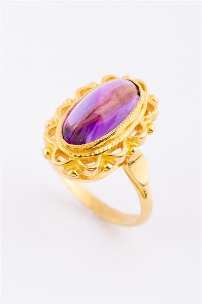Grote foto 22 krt. gouden ring met cabochon geslepen amethist kleding dames sieraden