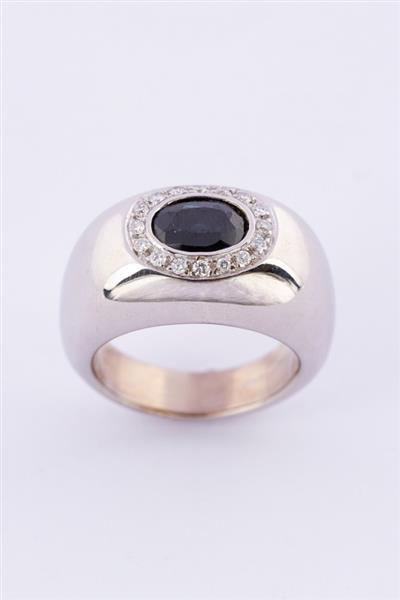 Grote foto wit gouden entourage ring met saffier en briljanten. kleding dames sieraden