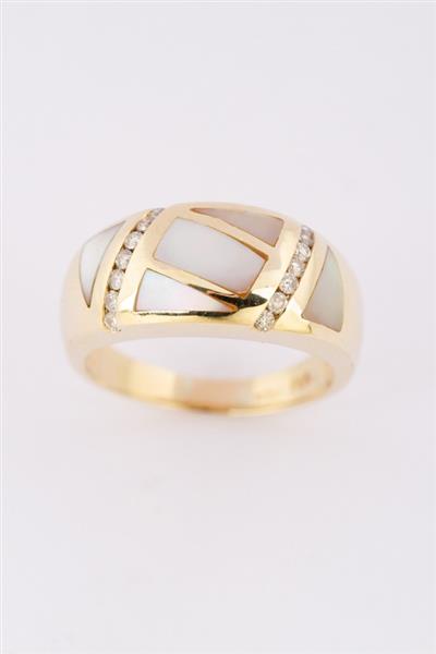 Grote foto gouden ring met parelmoer en briljanten kleding dames sieraden