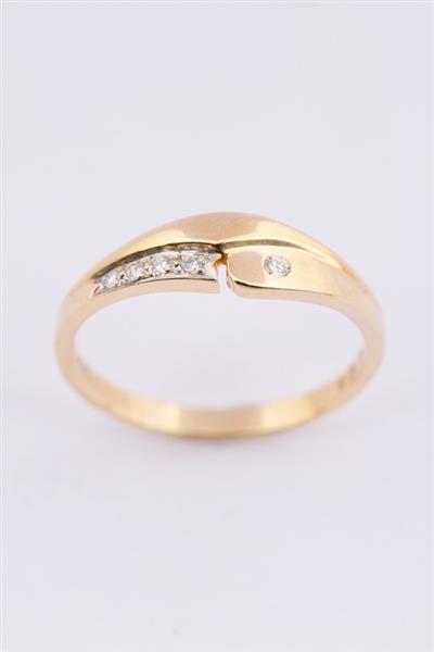 Grote foto gouden ring met 5 briljanten kleding dames sieraden