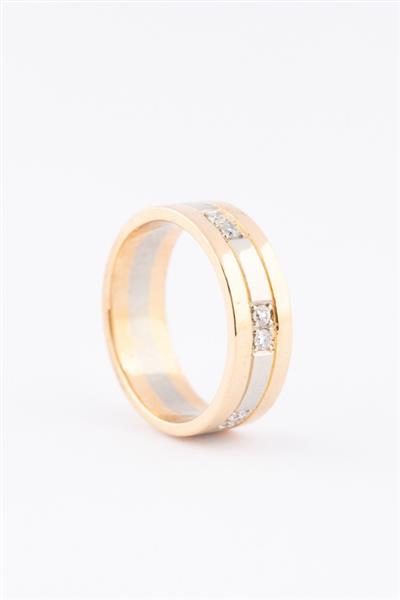 Grote foto wit geel gouden ring met briljanten kleding dames sieraden