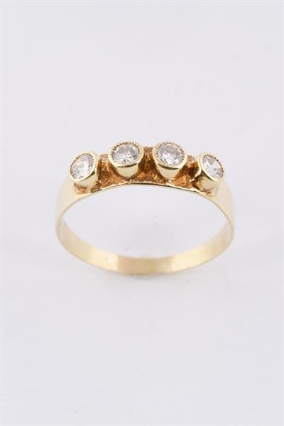 Grote foto gouden ring met 4 briljanten kleding dames sieraden