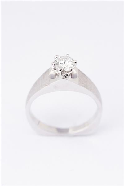 Grote foto wit gouden solitair ring met een briljant van 0.43 ct. kleding dames sieraden